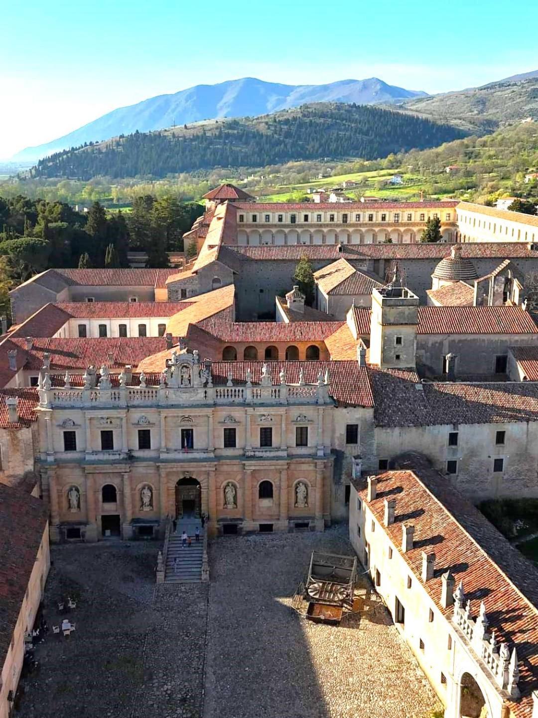 Casa Semeria Certosa Di Падула Екстериор снимка